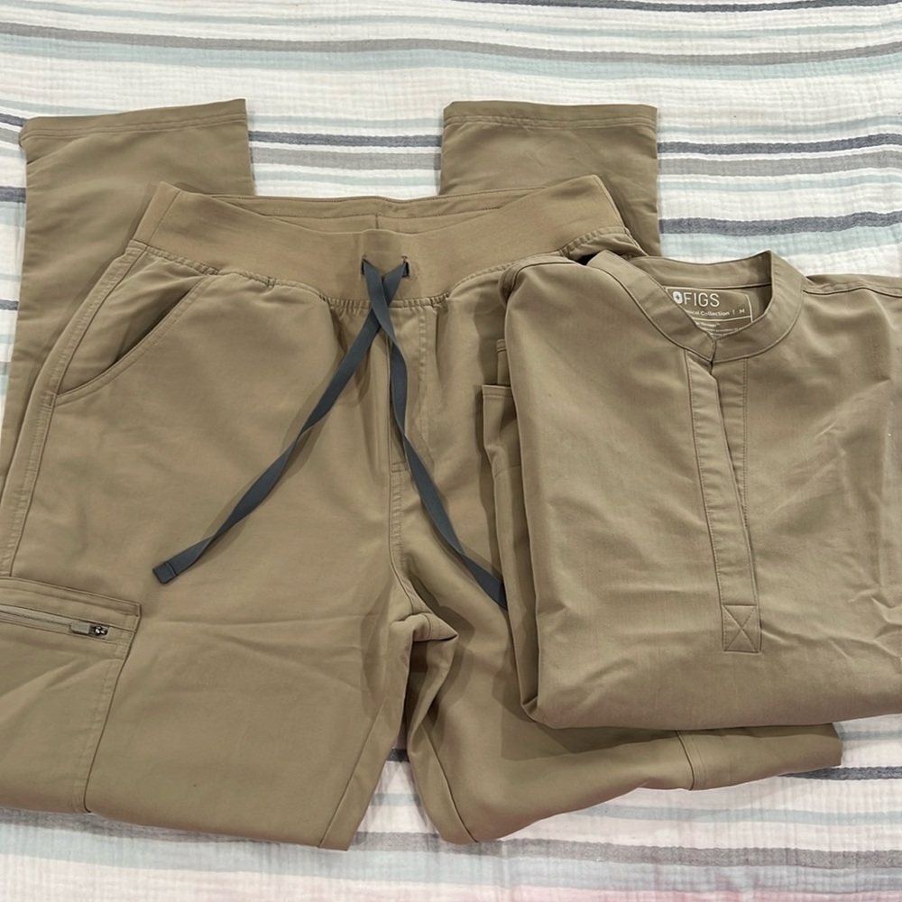 Figs scrub set